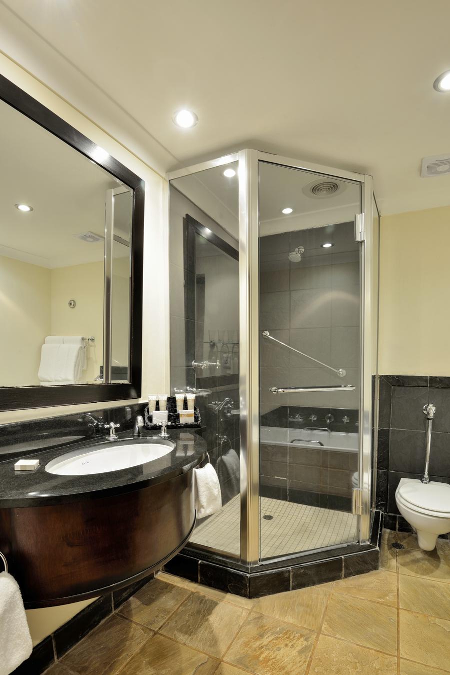 Kwa-Maritane shower
